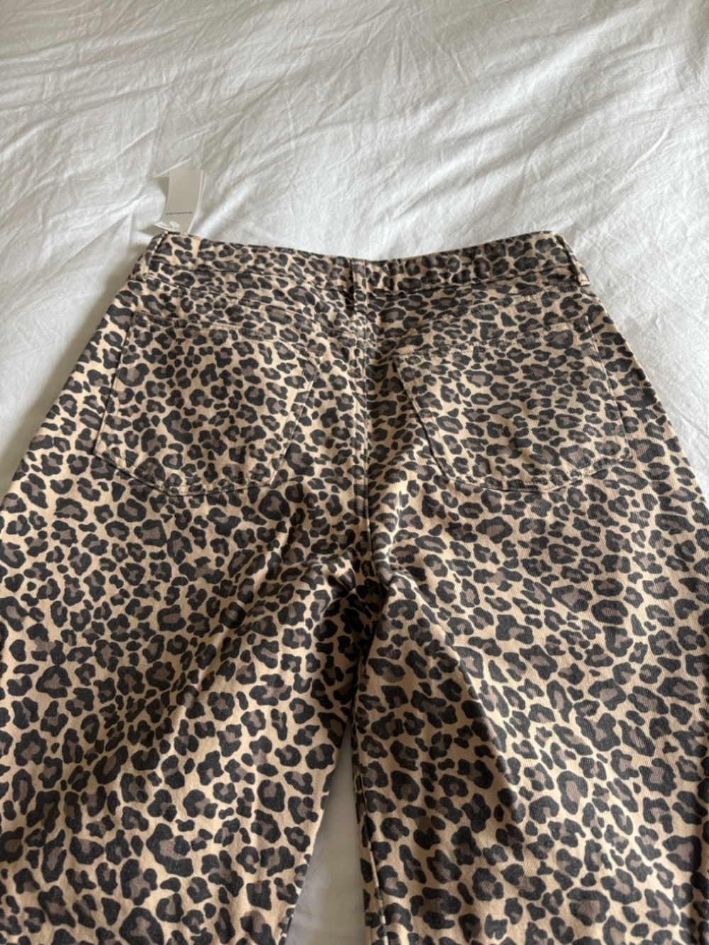 Abercrombie 90s relaxed high rise curve love leopard jean NWT - Picture 4 of 9